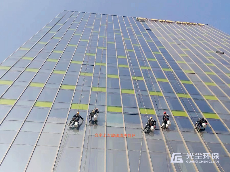 光塵環(huán)保為西安客戶15萬(wàn)平米外墻提供清洗服務(wù)